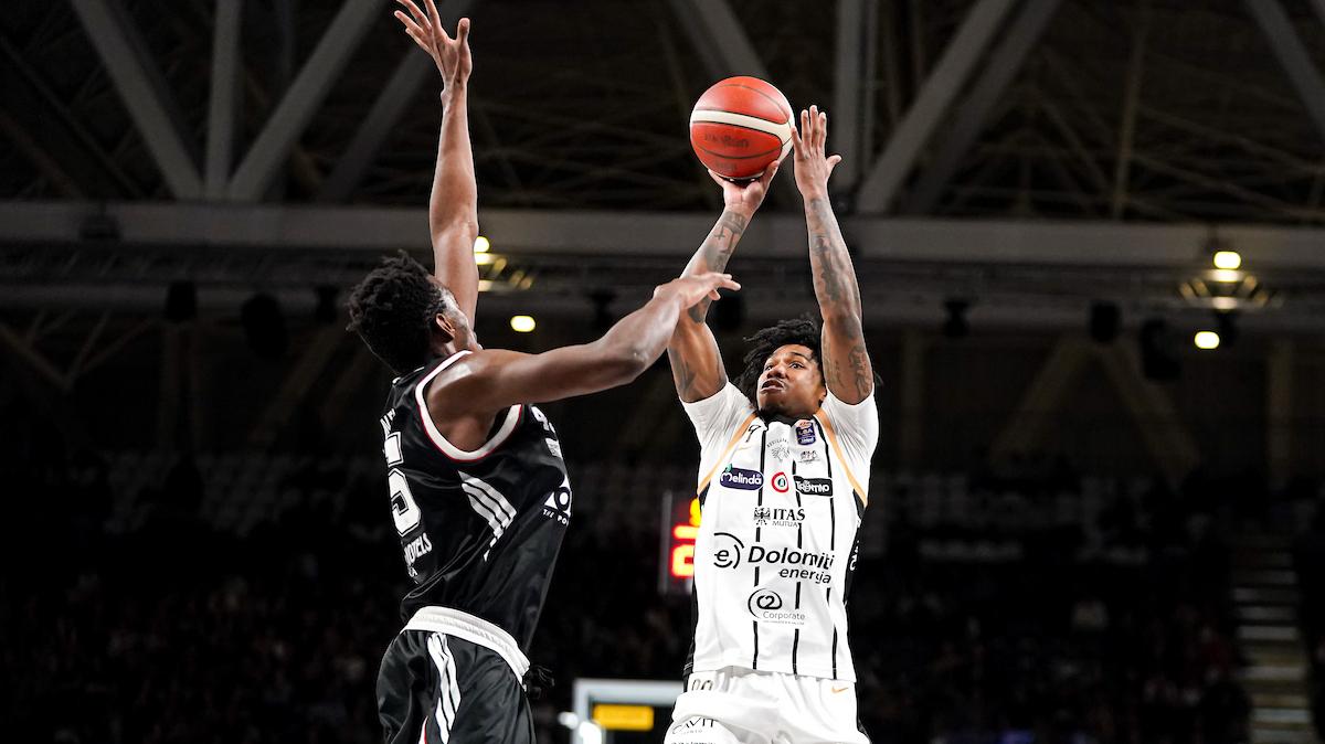 Cuore Aquila Trento: rincorre per tutta la gara e colpisce sul più bello in trasferta contro la Virtus Bologna