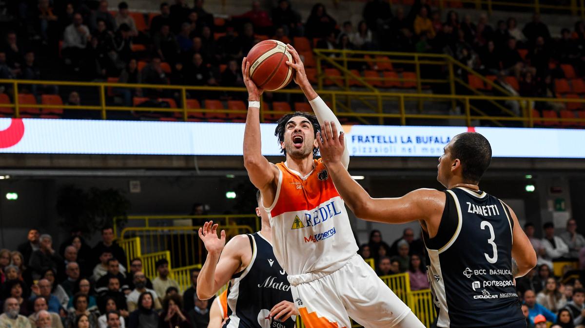 Serie B - Redel Viola, serata infelice: Matera fa suo il big match