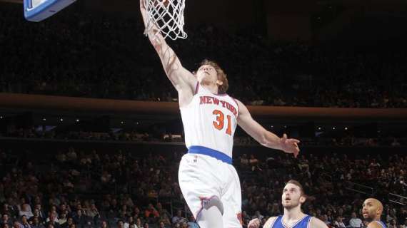 NBA - Knicks, Baker out a tempo indeterminato