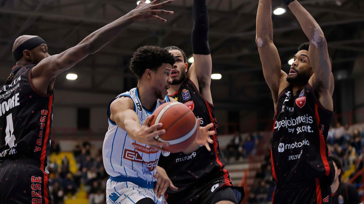 Guerri Napoli, il +29 contro Varese è il terzo miglior scarto nella storia del club campano