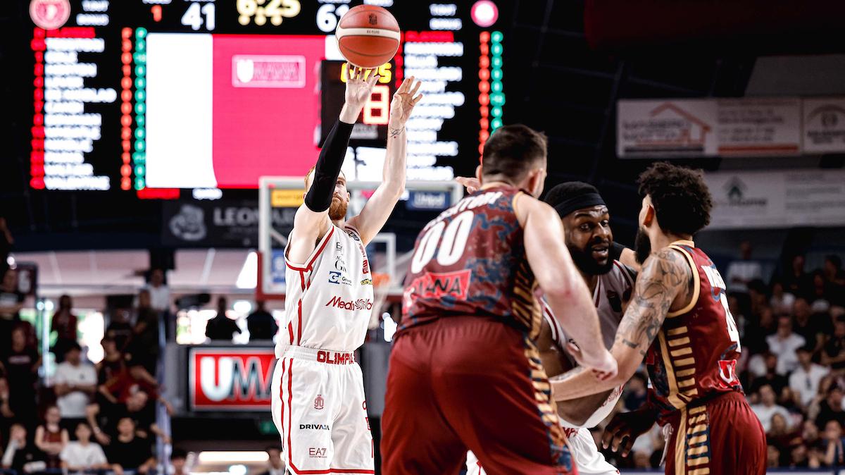 La Reyer si sveglia troppo tardi, Milano difende il terzo posto: gli highlights