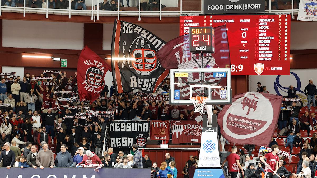 Trapani Shark, i tifosi scrivono a FIP e LBA: «Stop alla gara con Trento, evitare altra farsa»