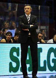 coach Lino Lardo