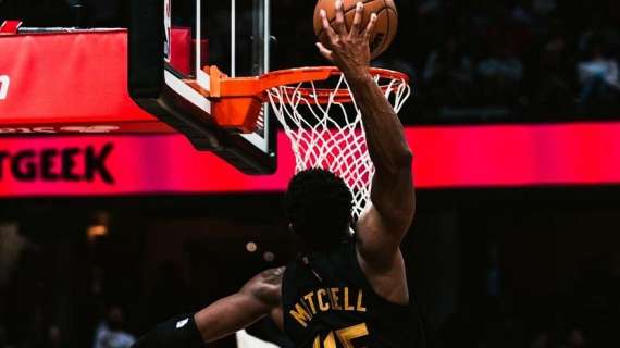 NBA - Mitchell e i Cavaliers non fanno sconti a James e i Lakers