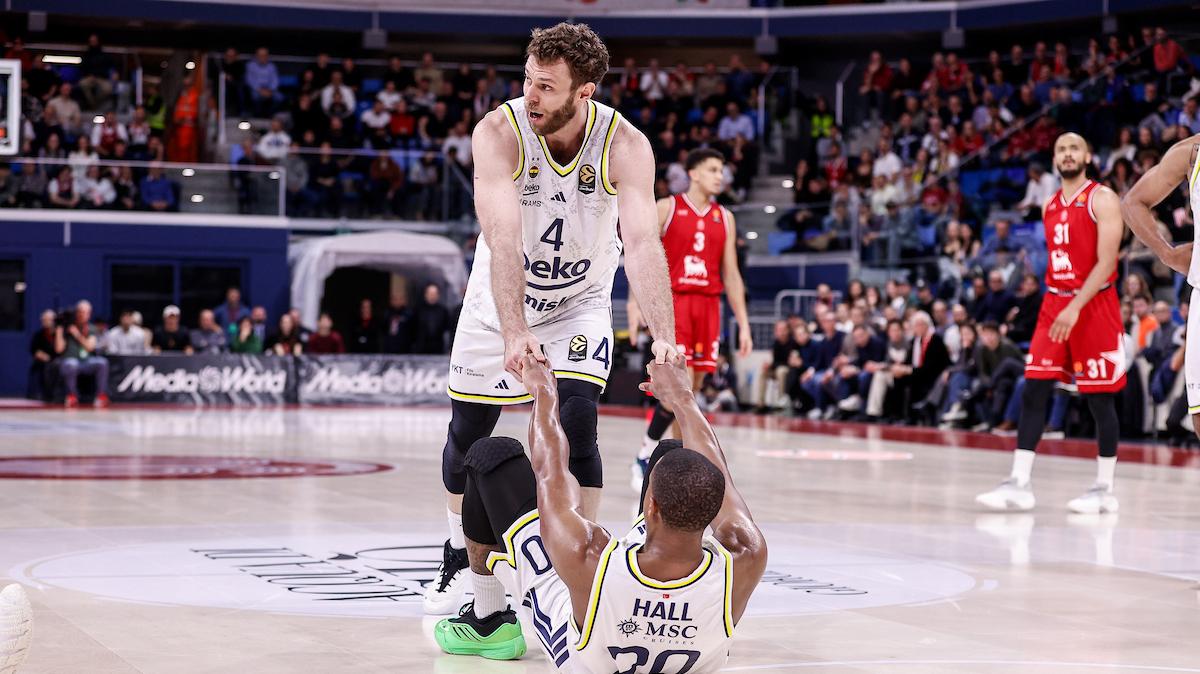 Mercato Olimpia Milano: Devon Hall sulla via del ritorno, Melli resta al Fenerbahce