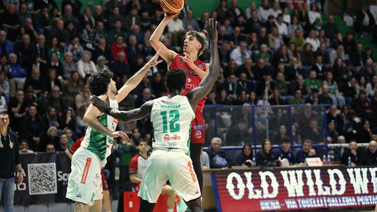 Serie B - Big match a Siena: il Basketball Lucca supera la Mens Sana