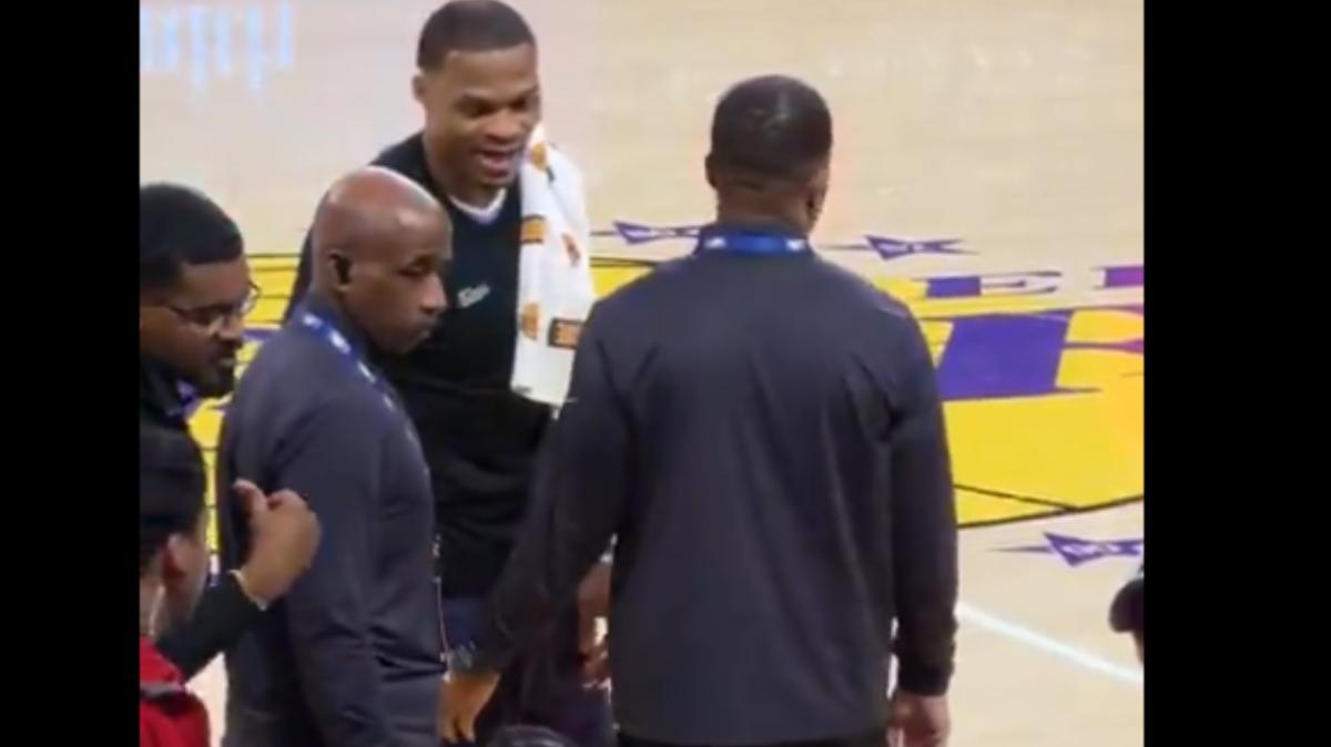 Discute con Russell Westbrook, un tifoso Lakers espulso dall'arena
