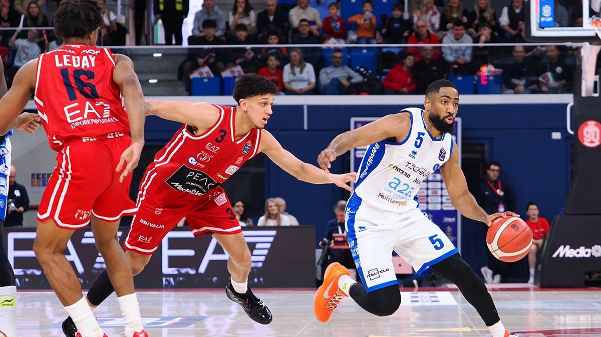 Germani Brescia si impone sull'Olimpia all'Allianz Cloud: gli highlights