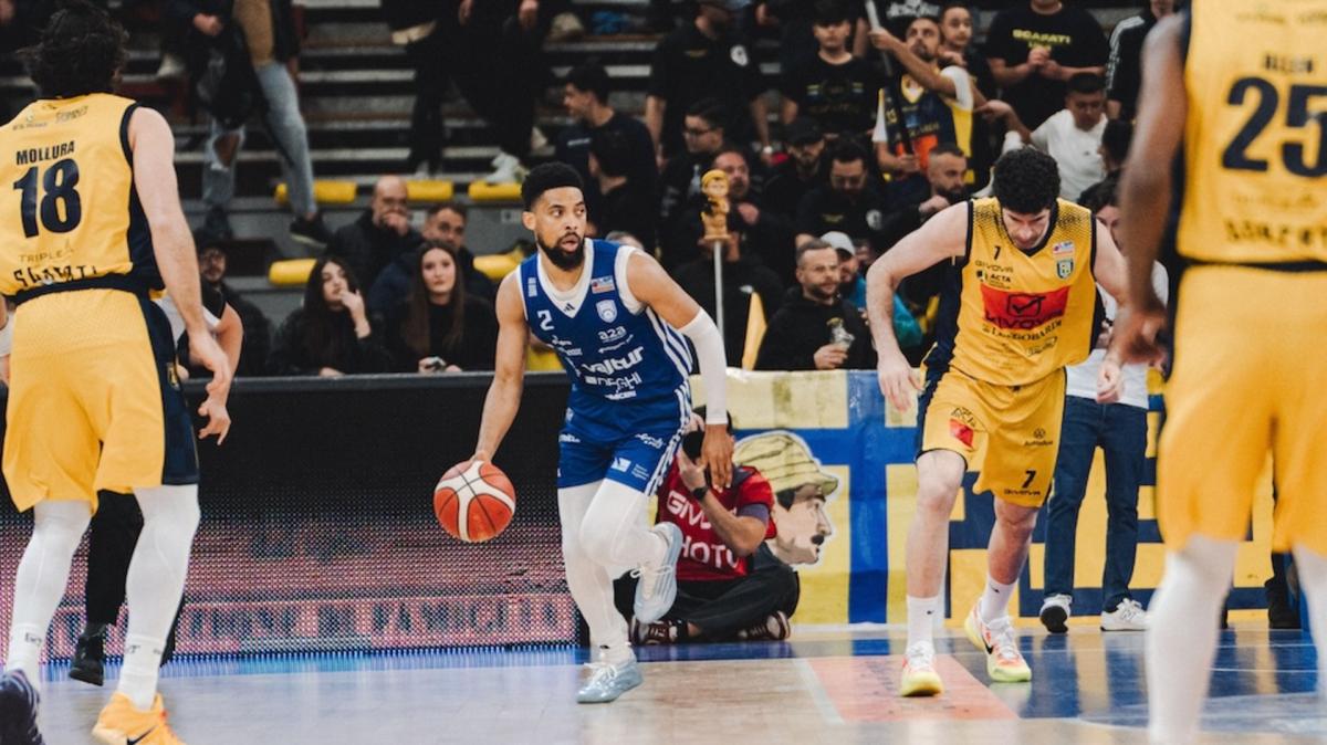 Gli americani tradiscono ancora Brindisi. Sconfitta a Scafati e addio secondo posto