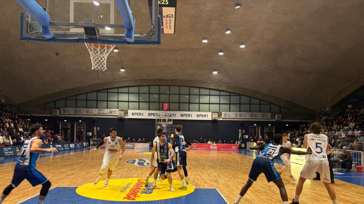 Serie B - La SuperConveniente doppia Molfetta nel terzo quarto e si impone alla distanza