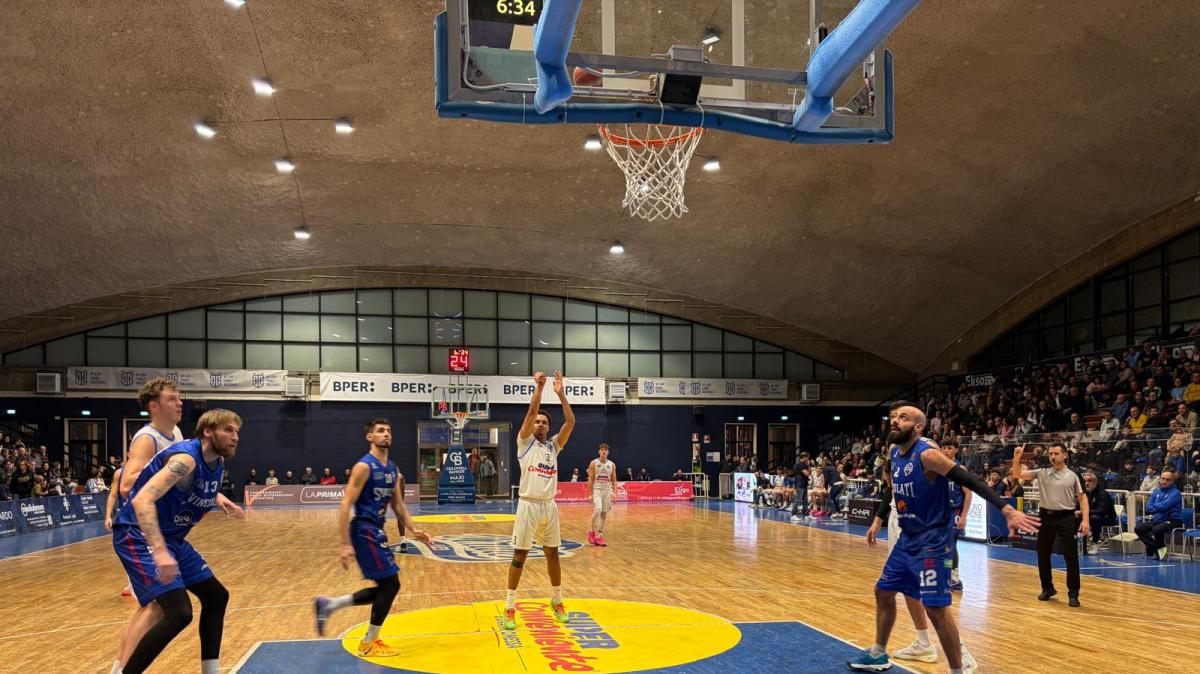 Serie B - La Virtus Ragusa risolve il grattacapo Milazzo e torna alla vittoria in volata 