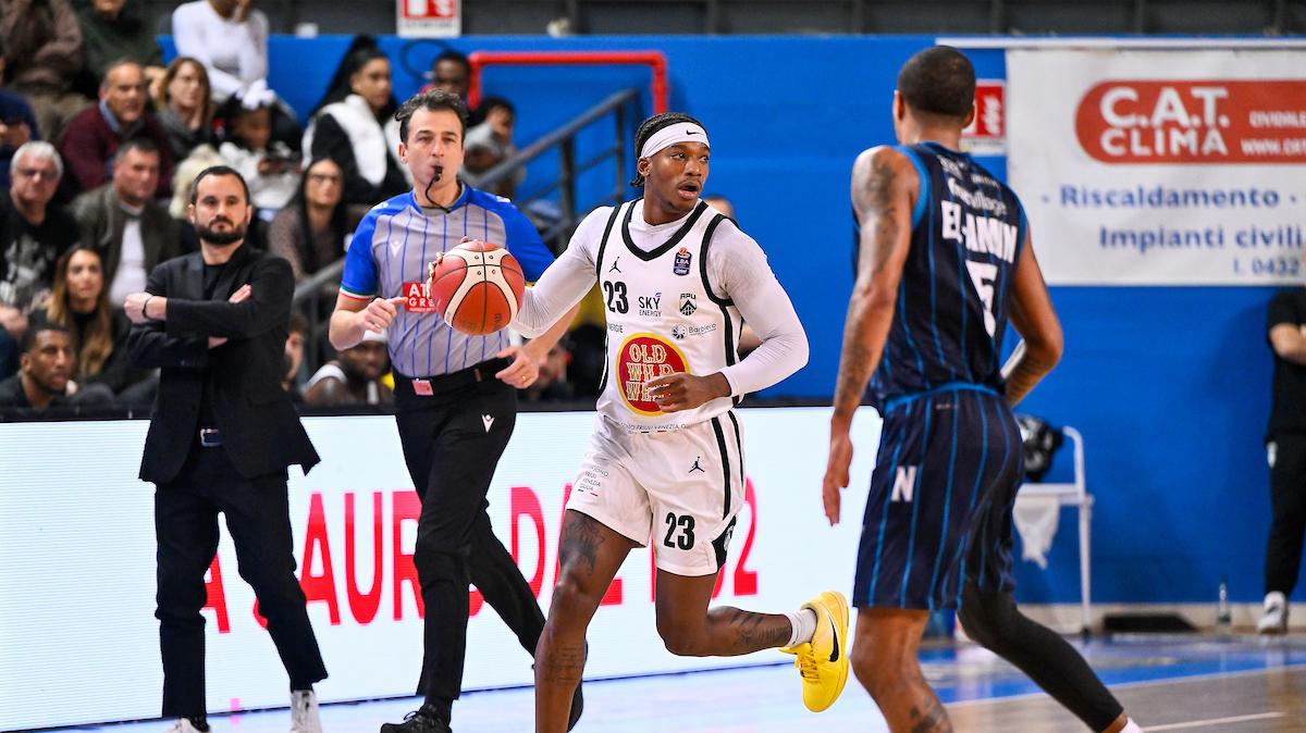 Apu Udine verso il derby con Treviso: DJ Brewton fermato dalla febbre