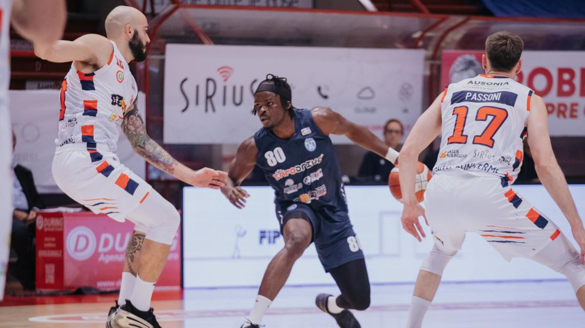 Serie B - Infodrive Capo d’Orlando: vittoria sulla Gema Montecatini con 7 giocatori a referto