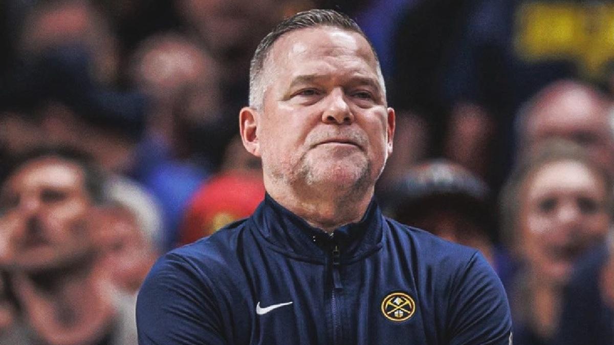 North Carolina pronta ad assumere come coach Michael Malone