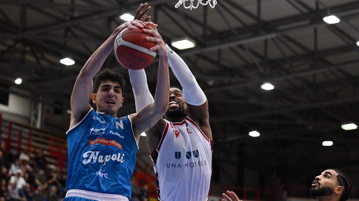 Highlights LBA | Una Napoli di carattere tiene testa alla UNA Hotels Reggio Emilia