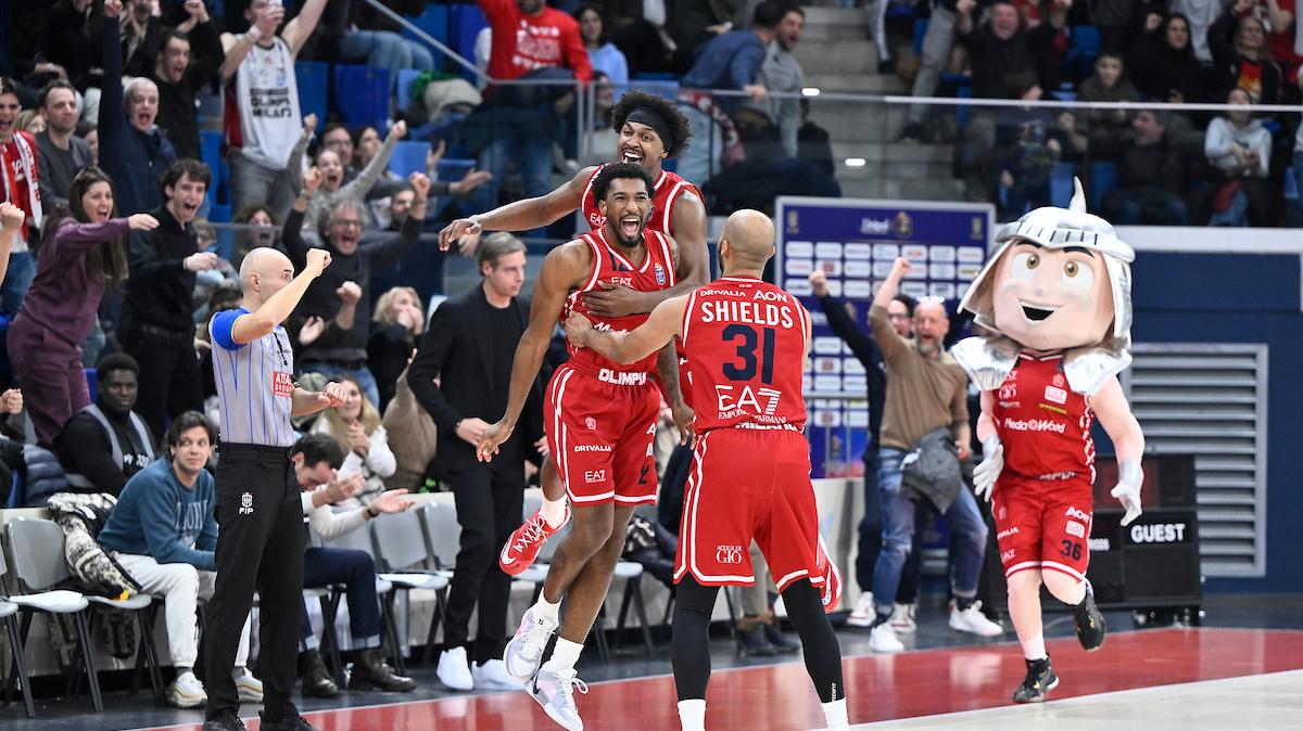 Il «miracolo» di Armoni Brooks: l'Olimpia ritrova la vittoria ma non nasconde i problemi 