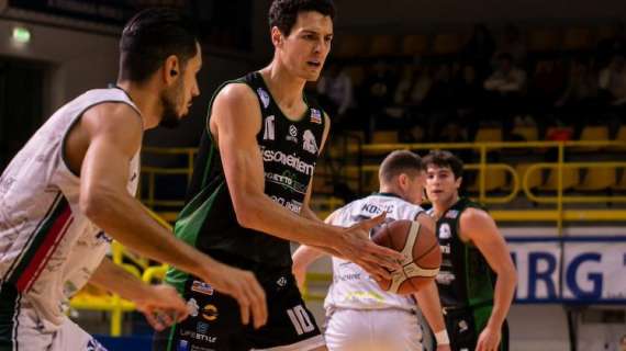 Serie B - Brianza Casa Basket: la vittoria all'uòtimo tuffo ad Omegna