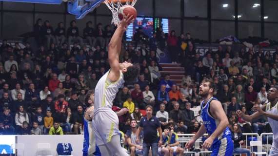 Serie B - Virtus Ragusa cede all'ultimo tiro il derby a Capo d'Orlando