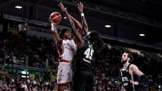 Highlights: fino all'ultimo respiro, la Virtus si prende gara 1 sull'Olimpia