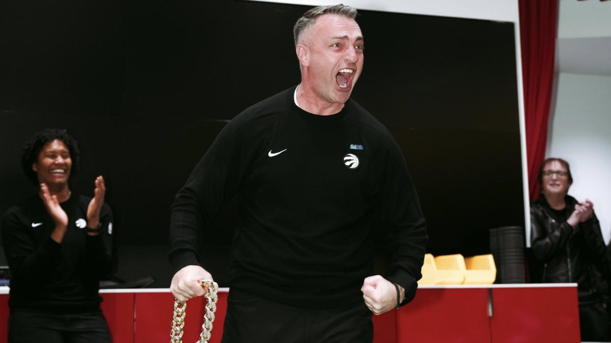 Raptors, Rajakovic fa la storia: primo allenatore europeo a guidare una squadra ai play-off
