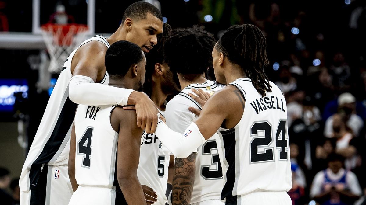 San Antonio conferma la fiducia in De’Aaron Fox: il progetto continua
