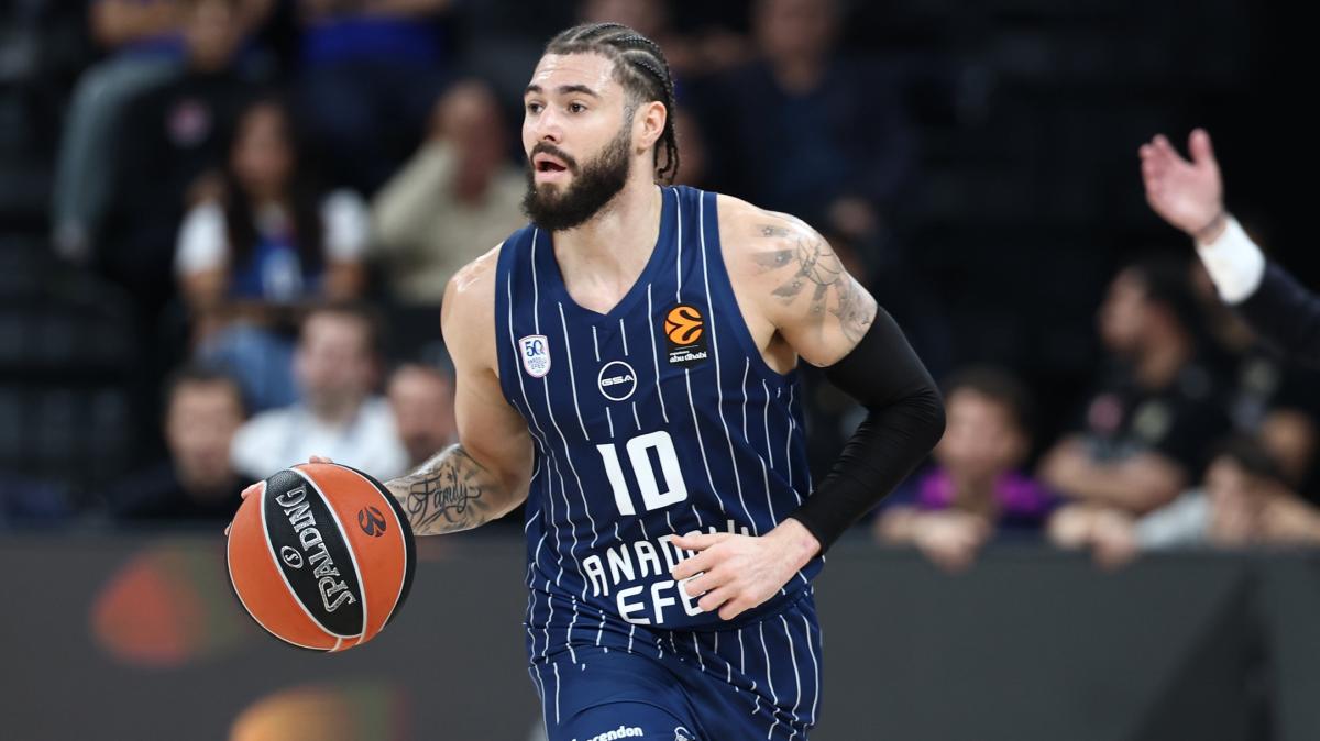 Anadolu Efes, si opera Cordinier: stop di quattro mesi per il francese