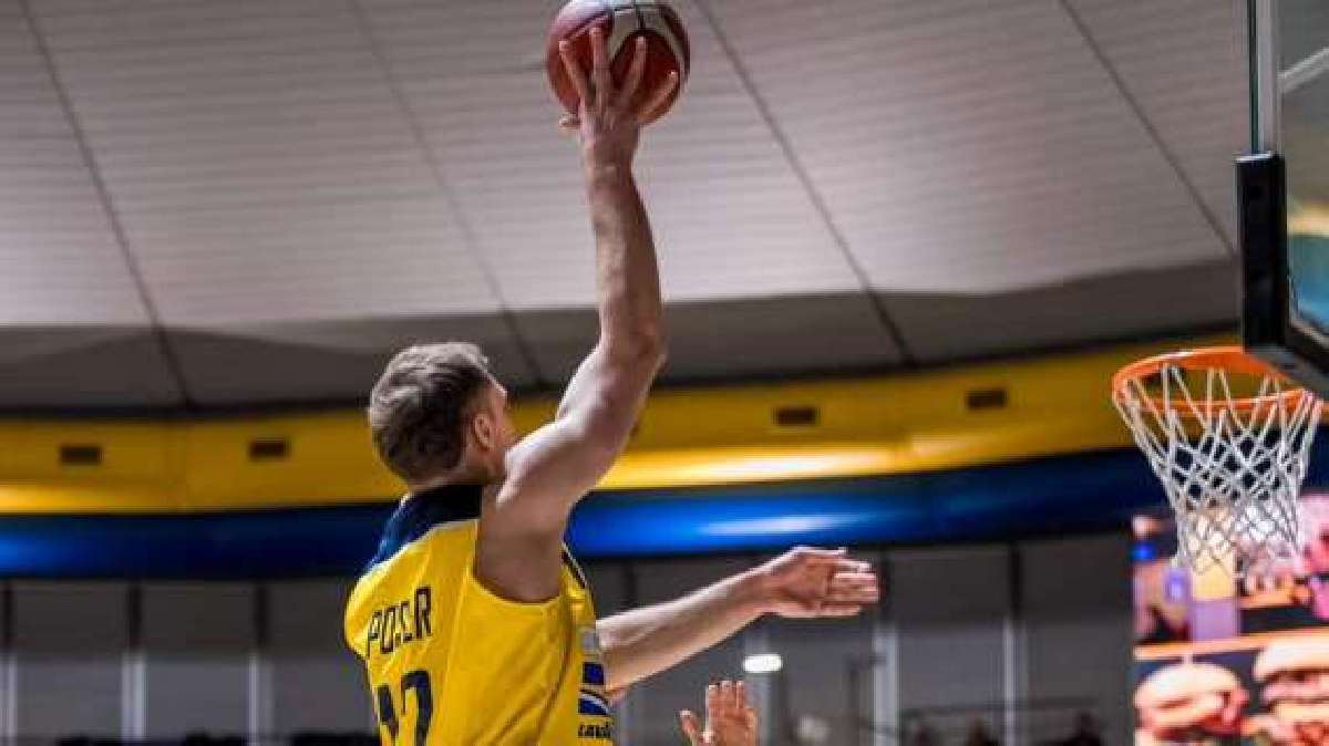 Nicolò Dellosto, giocatore di basket. Punto.