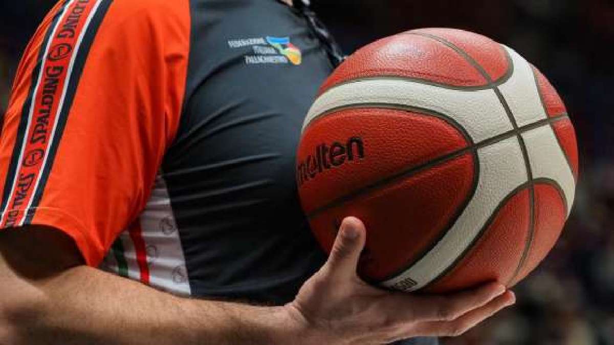 Beatrice e Roberto Chiari passione generazionale per arbitrare basket