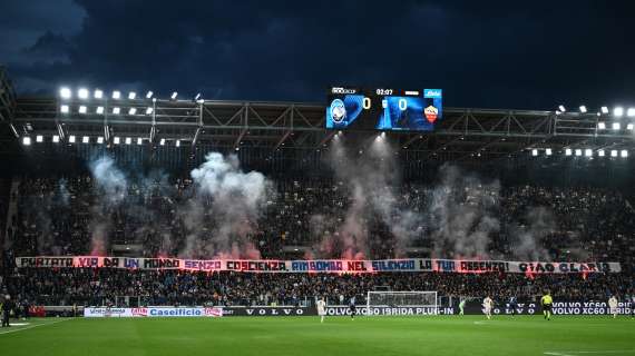 Lo striscione per Claris