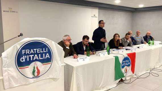 Fratelli d’Italia, Fabbricatore a Campagna con Iannone, Gambino, Carpentieri e Italo Cirielli