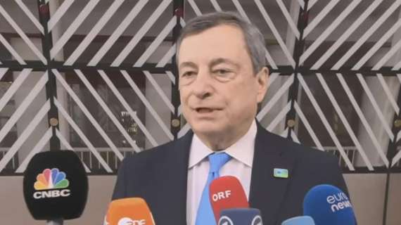 Draghi: “Il Governo non rischia, ho parlato con Conte. Più forze USA in Italia”
