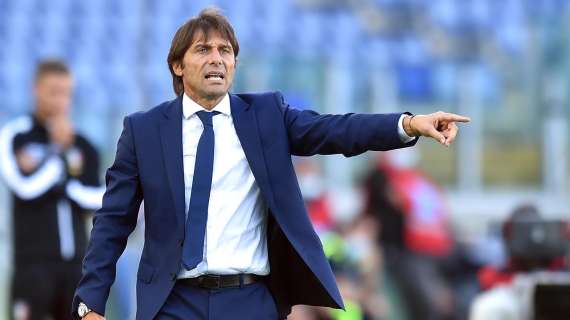Antonio Conte: "Momento difficile, ma fermare il calcio sarebbe disastroso"