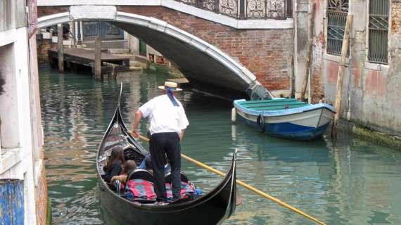 Venezia, Bazzaro (Lega): "Stanza del buco del Pd fa il paio con abbracciamo un cinese. Noi continueremo lotta allo spaccio"