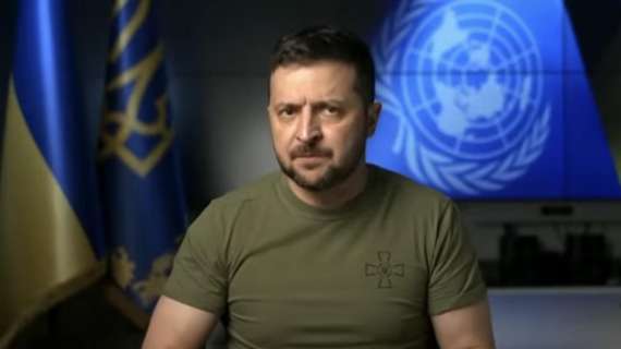 Ucraina, Zelensky si appella ai coscritti: “Nascondetevi e aiutateci”