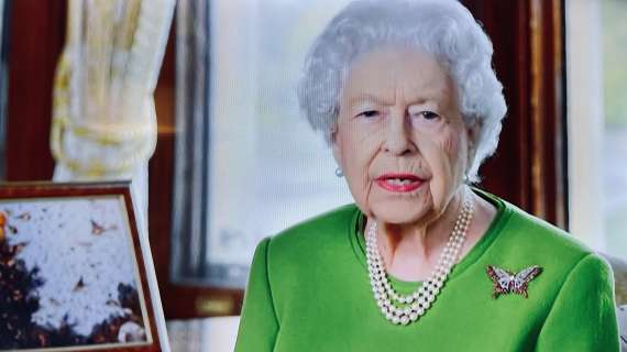 Elisabetta II torna in pubblico: presente al Remembrance Day