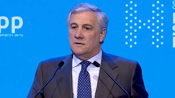 Covid, Tajani: “Giusto essere prudenti e fare vaccino”