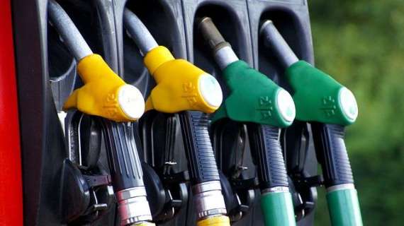 Benzina, Assoutenti: benzinai confermano nostro allarme. Serve riduzione automatica delle accise in caso di crescita dei prezzi