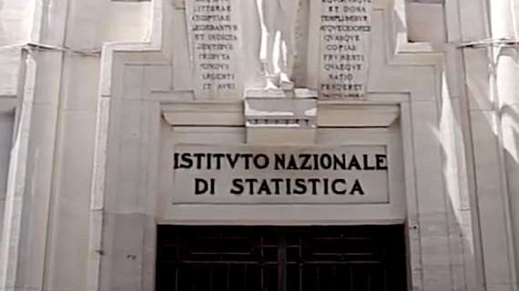 Istat: diminuisce la popolazione a rischio povertà, nel 2023 è il 18,9%