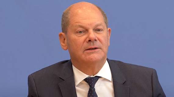Ucraina, telefonata tra Scholz e Zelensky: il cancelliere tedesco condanna attacchi russi