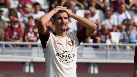 Bonazzoli non gioca dal 1', tifosi Salernitana criticano Colantuono