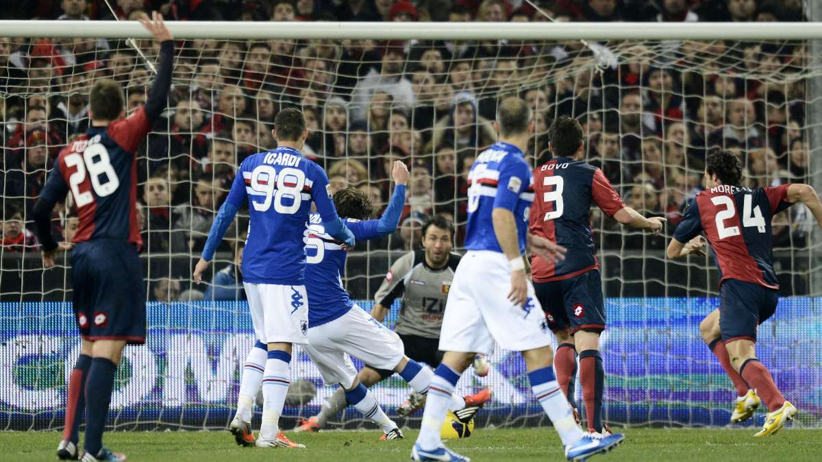 Photogallery Derby, il goal di Poli