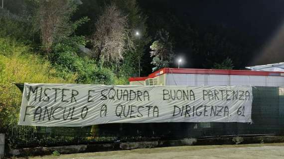 Tifoseria Sampdoria, altro striscione di contestazione a firma "61"