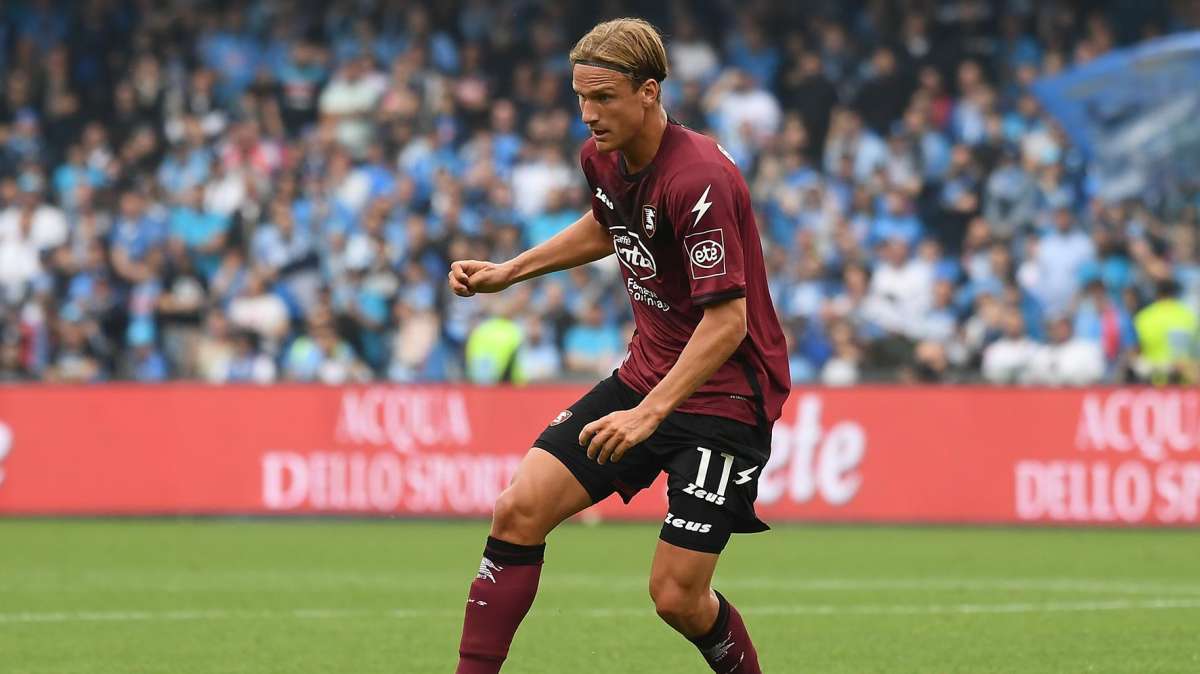 Salernitana - Sampdoria: tiro di Botheim, Ravaglia blocca senza problemi