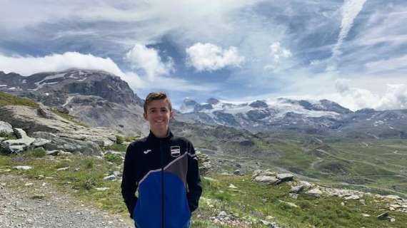"Bevo e scatto per la Samp": Marco colora di blucerchiato il Plateau Rosà