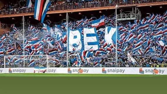 Viviano ricorda Bek con l'immagine della Sud durante Sampdoria - Roma