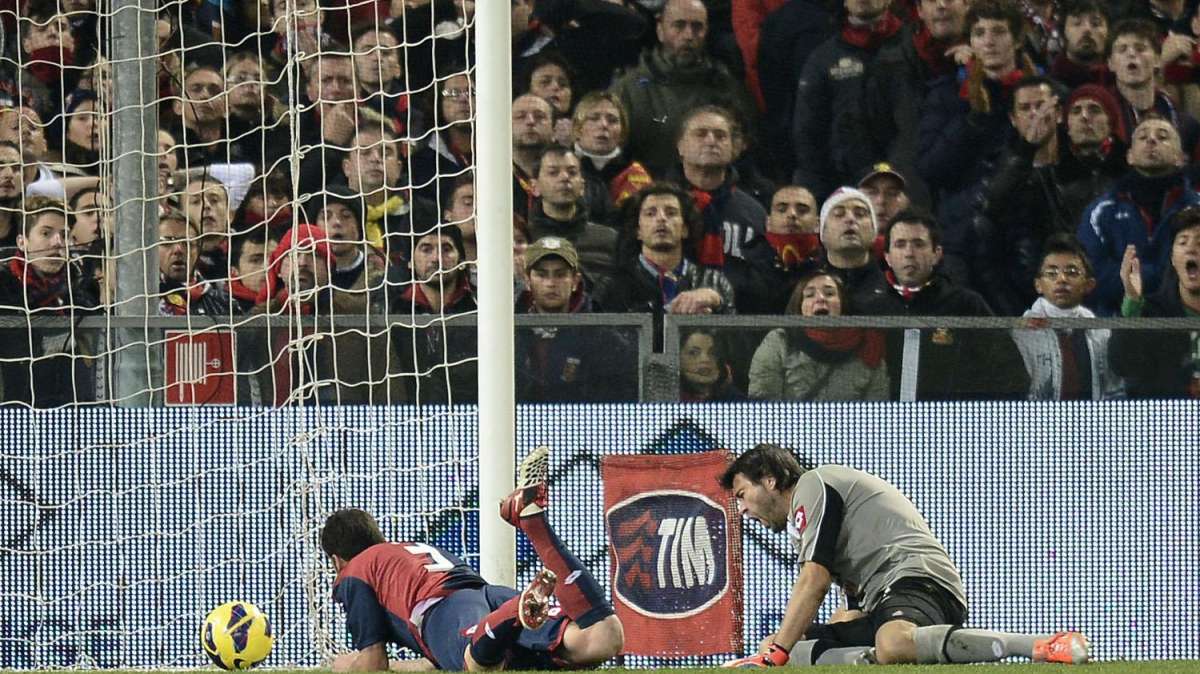 Photogallery Derby, l'autogoal di Bovo