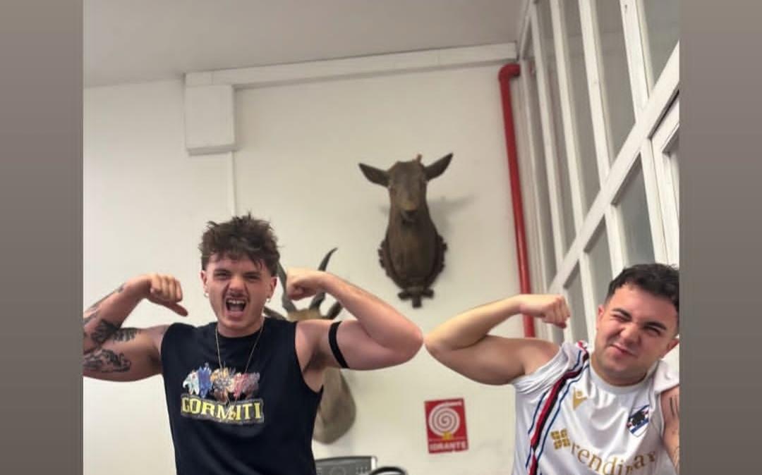 Sampdoria social, Olly si allena con Juli in tenuta blucerchiata