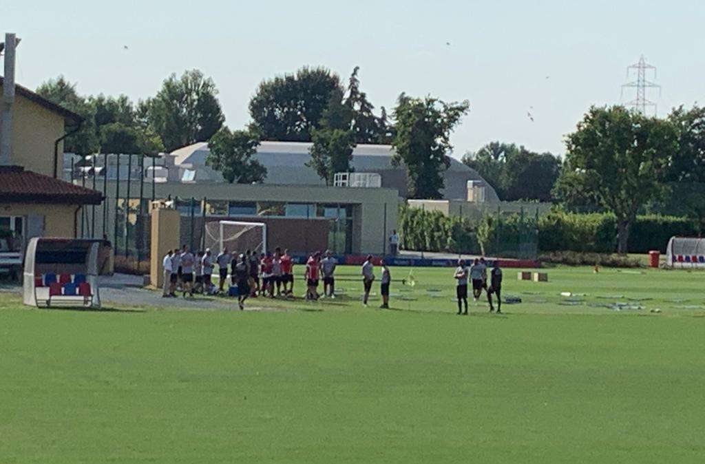 Bologna attende Sampdoria: solo De Silvestri e Kingsley a parte