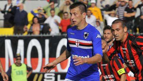 I giocatori della Samp per "Una scuola per Nico"