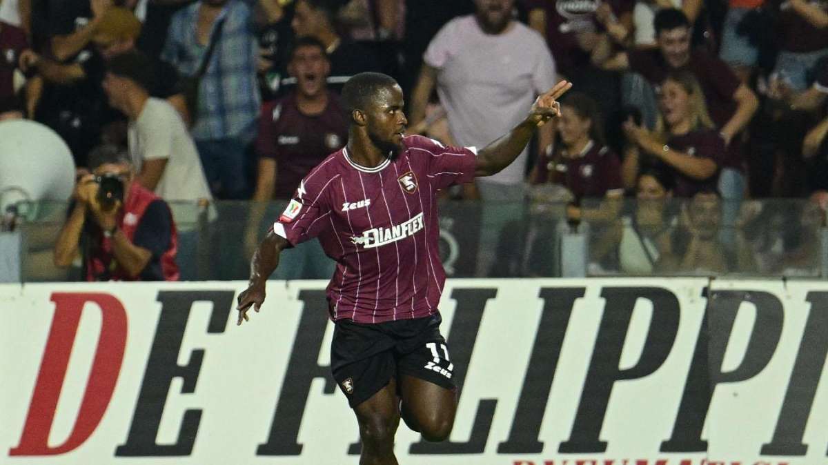 Salernitana - Sampdoria: rosso diretto per Kallon per proteste